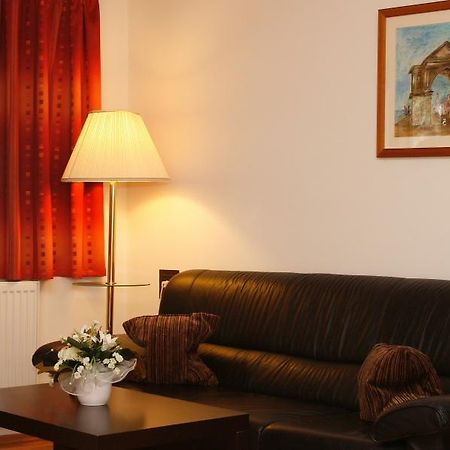 Motel 60 Hatvan Eksteriør bilde