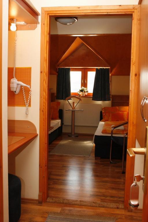Motel 60 Hatvan Eksteriør bilde